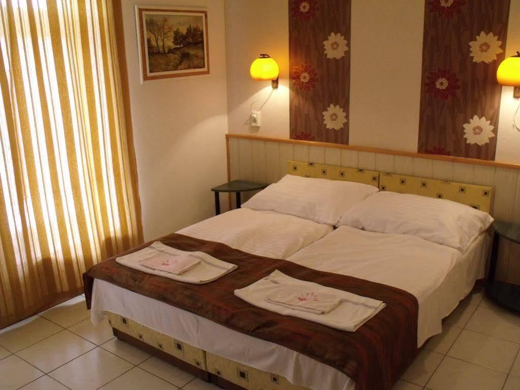 Korona Panzio Bed and Breakfast Balatonfüred Exterior foto
